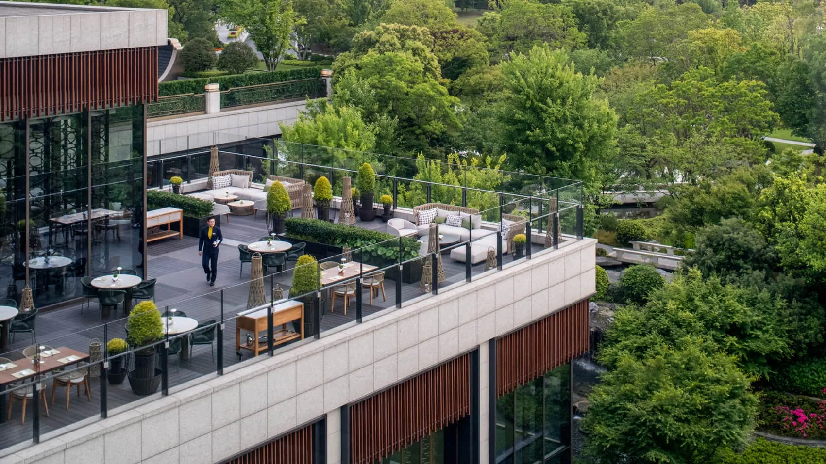 Arredare il terrazzo di un hotel e renderlo unico
